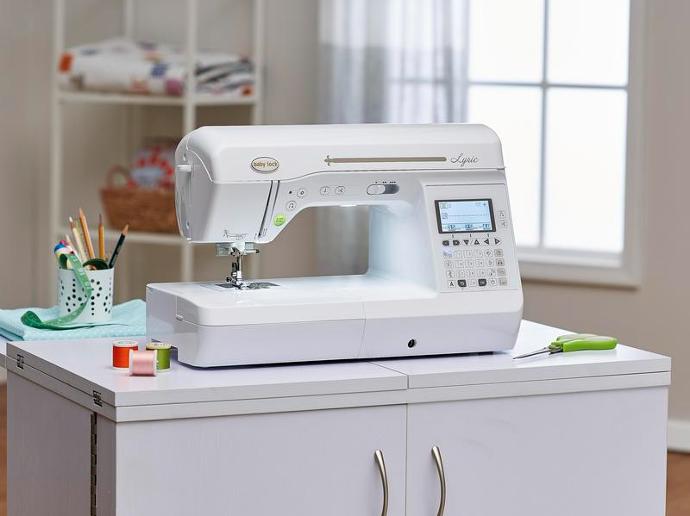 Baby Lock Lyric Sewing Machine