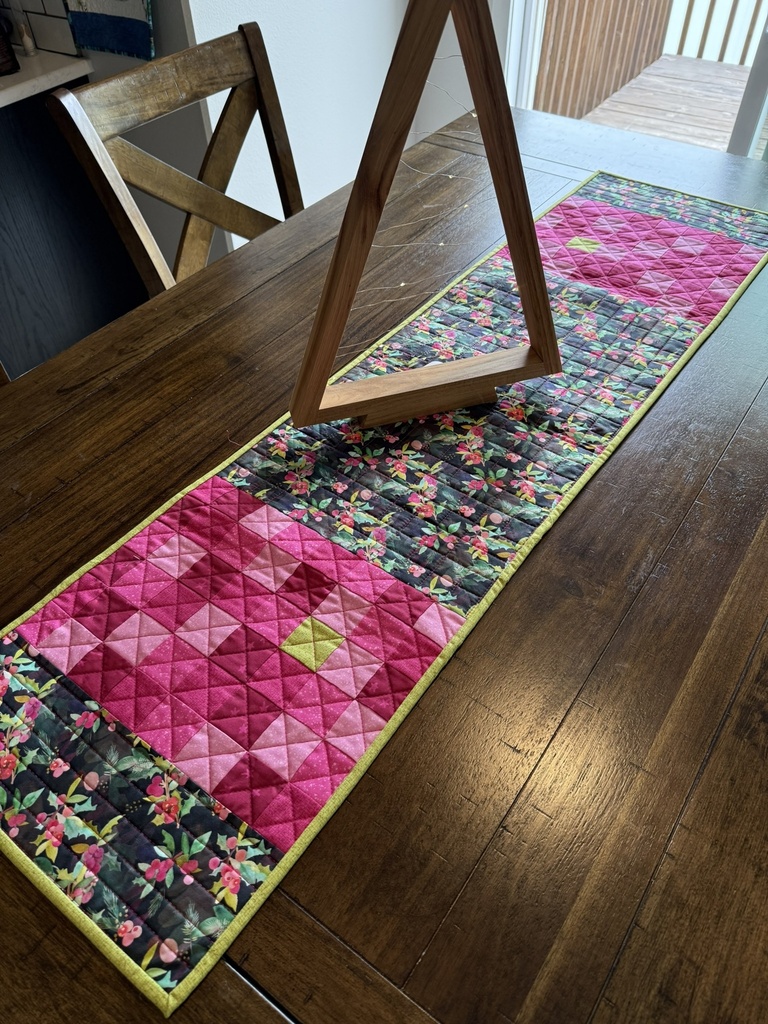 Holiday Cheer Runner Kit