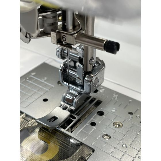 Adjustable Zipper/Piping Foot